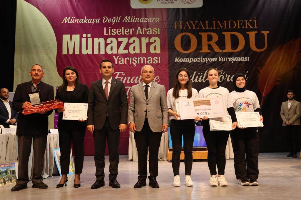 GENÇLER BU YARIŞMAYI ÇOK SEVDİ O