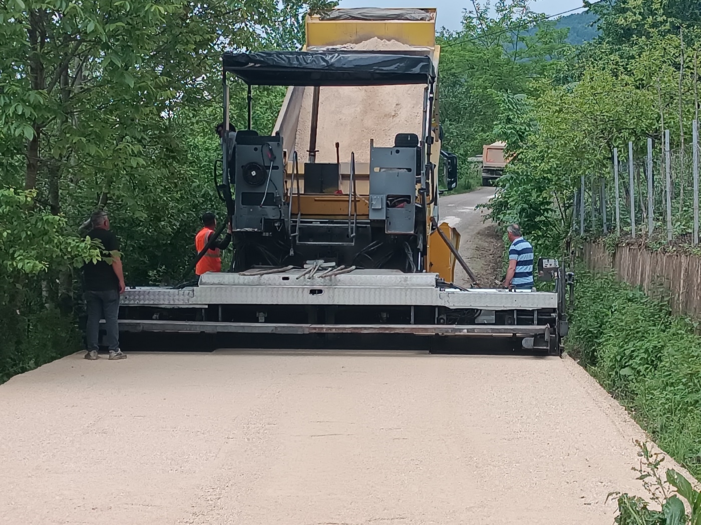 ORDU’DA SİLİNDİRLE SIKIŞTIRILMIŞ BETON YOL UYGULAMASI YAYGINLAŞIYOR

 

AKKUŞ’UN GRUP YOLLARI