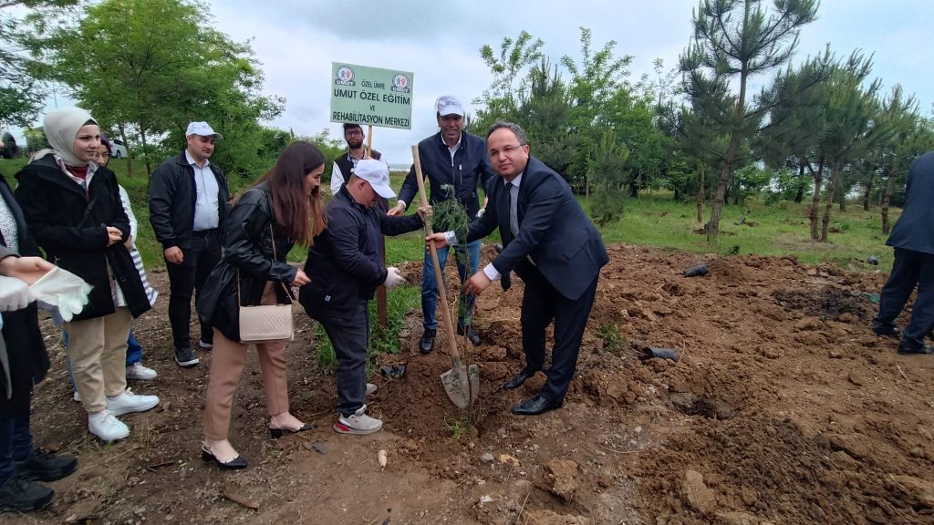 ÜNYE BELEDİYESİ’NDEN TEMİZ ÇEVRE ÖDÜLLERİ c8