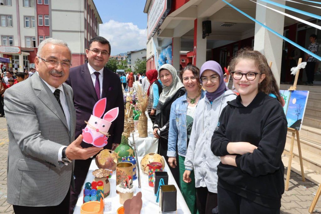 BAŞKAN HİLMİ GÜLER, LİSE ÖĞRENCİLERİ İLE BULUŞTU hi1