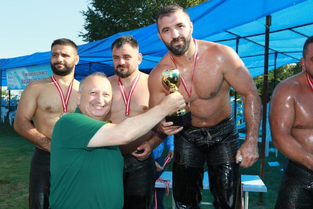 ÜNYE’DE PEHLİVANLAR ER MEYDANINA ÇIKTI P1