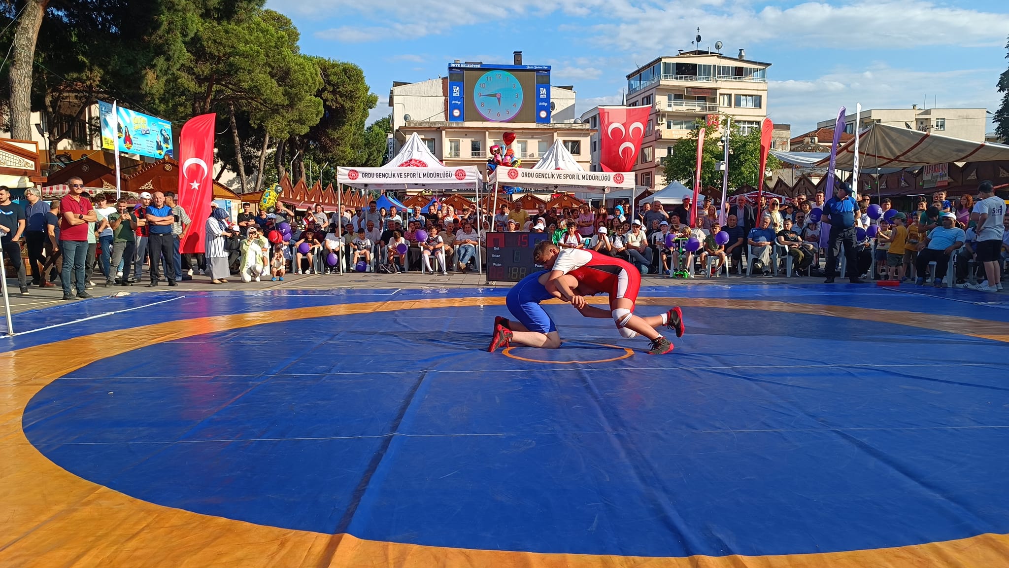 Karadeniz Serbest Güreş Turnuvası’nın U-13 kategorisi Ünye’de geniş katılımla gerçekleştirildi.