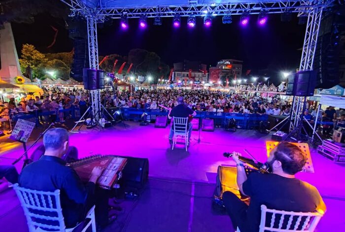 ÜNYE FESTİVALİ’NDE AYKAN DERYAL’DAN TÜRKÜ ŞÖLENİ U 5