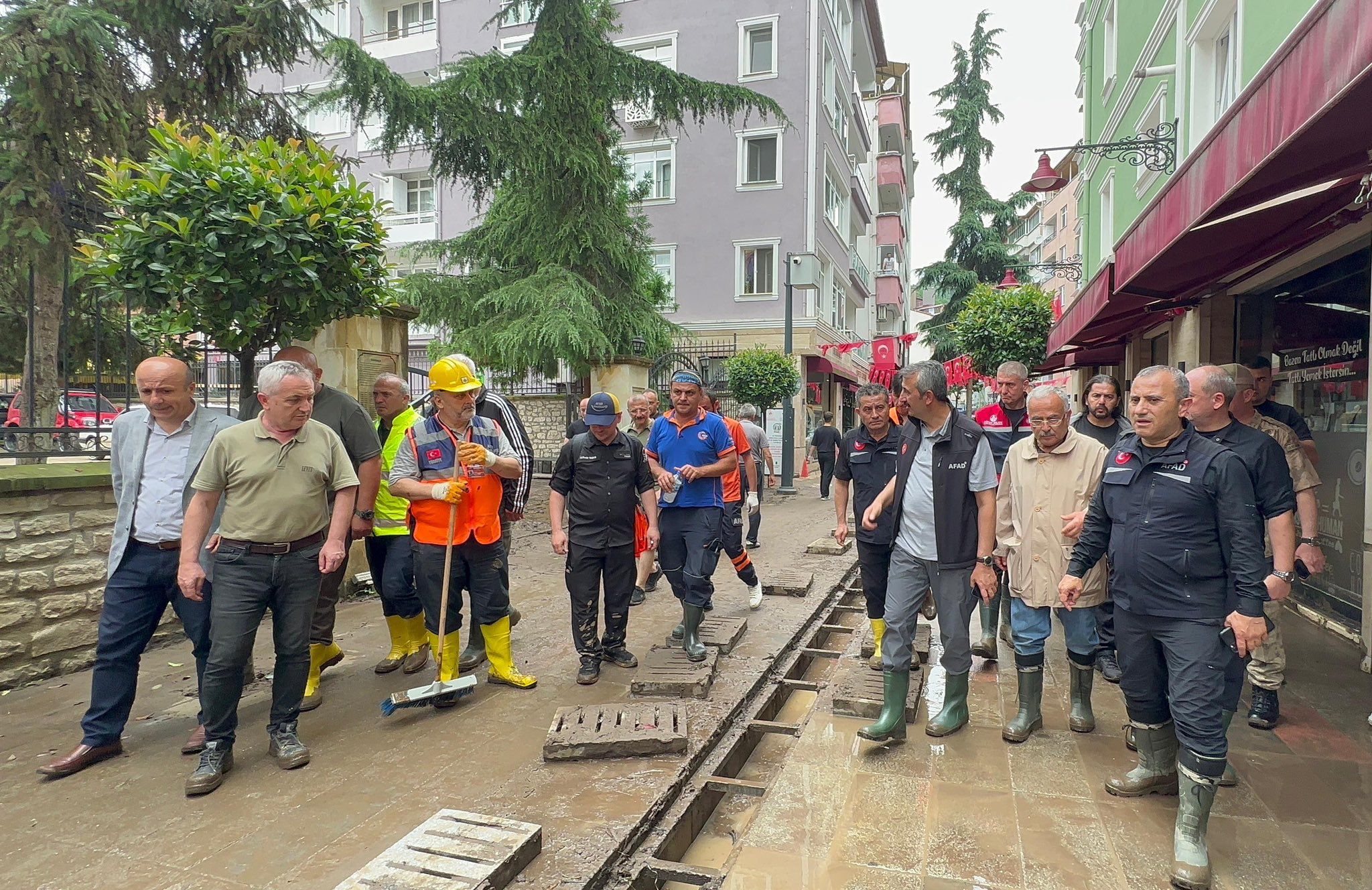 Selin Yol Açtığı Yaralar Sarılıyor