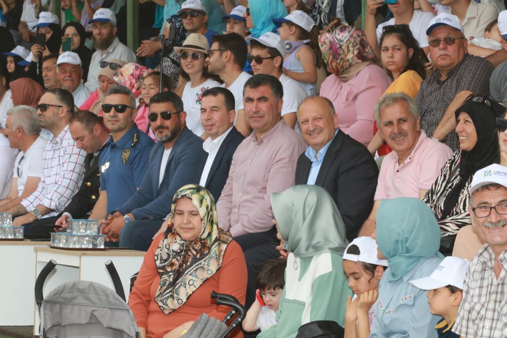 ÜNYE’DE İLK KEZ YAPILAN ATLI SPOR GÖSTERİLERİ NEFES KESTİ at8