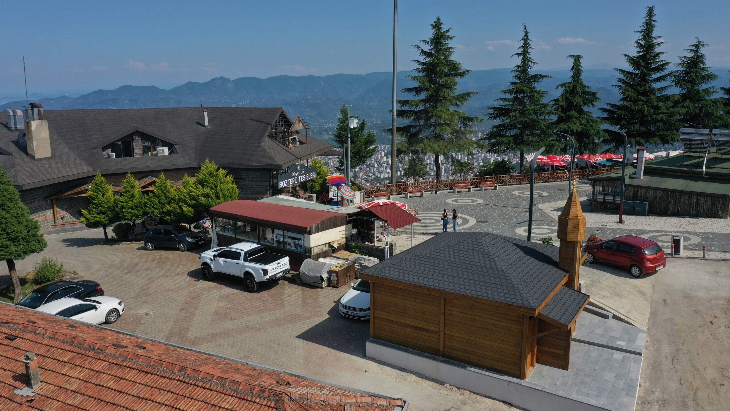 BÜYÜKŞEHİRDEN BOZTEPE’YE YAKIŞIR MESCİT Ordu Büyükşehir Belediyesi, sil baştan yenileyerek