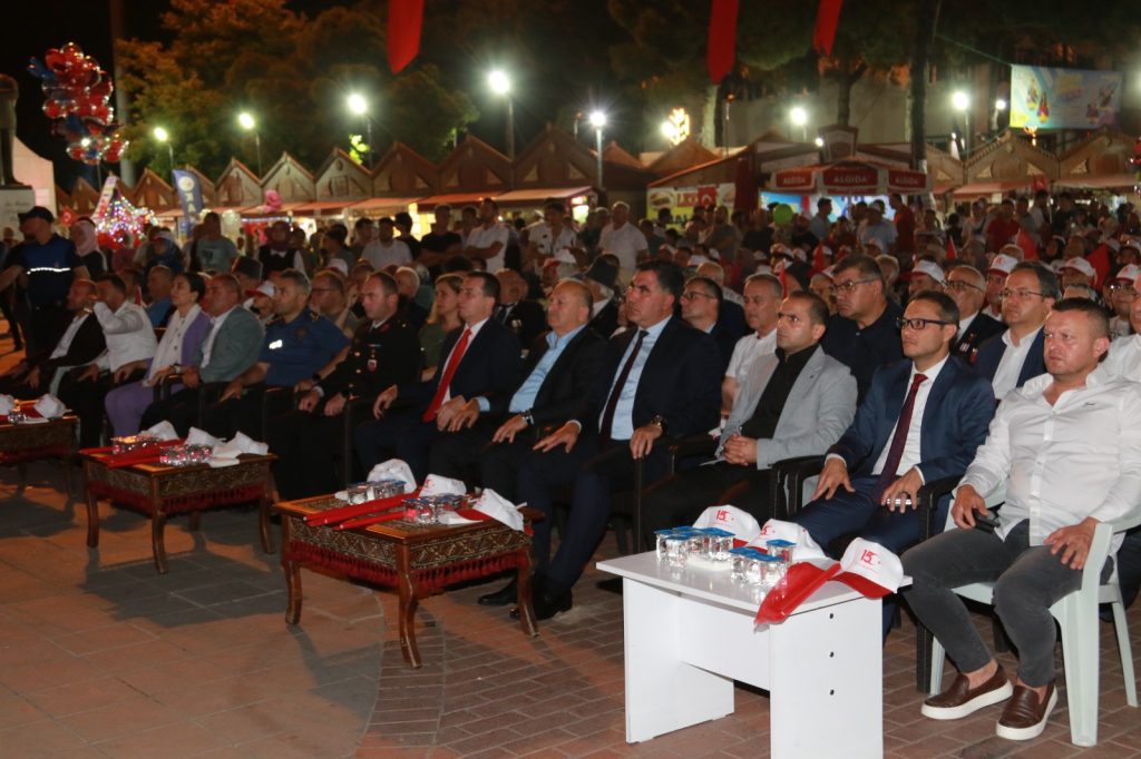 ÜNYE’DE DEMOKRASİ VE MİLLİ BİRLİK GÜNÜ DOLU DOLU GEÇTİ d6