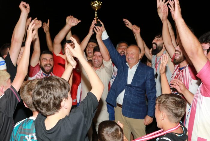 TÜRKİYE’NİN TEK MANYETİK KUM GECE FUTBOL TURNUVASI FİNAL YAPTI f 2