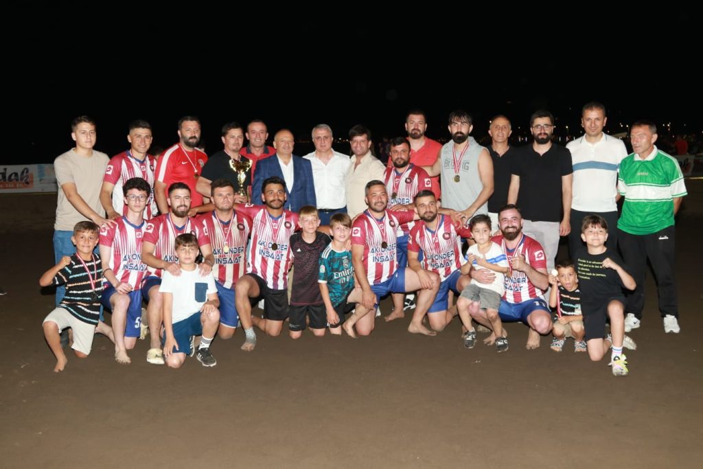 TÜRKİYE’NİN TEK MANYETİK KUM GECE FUTBOL TURNUVASI FİNAL YAPTI f4