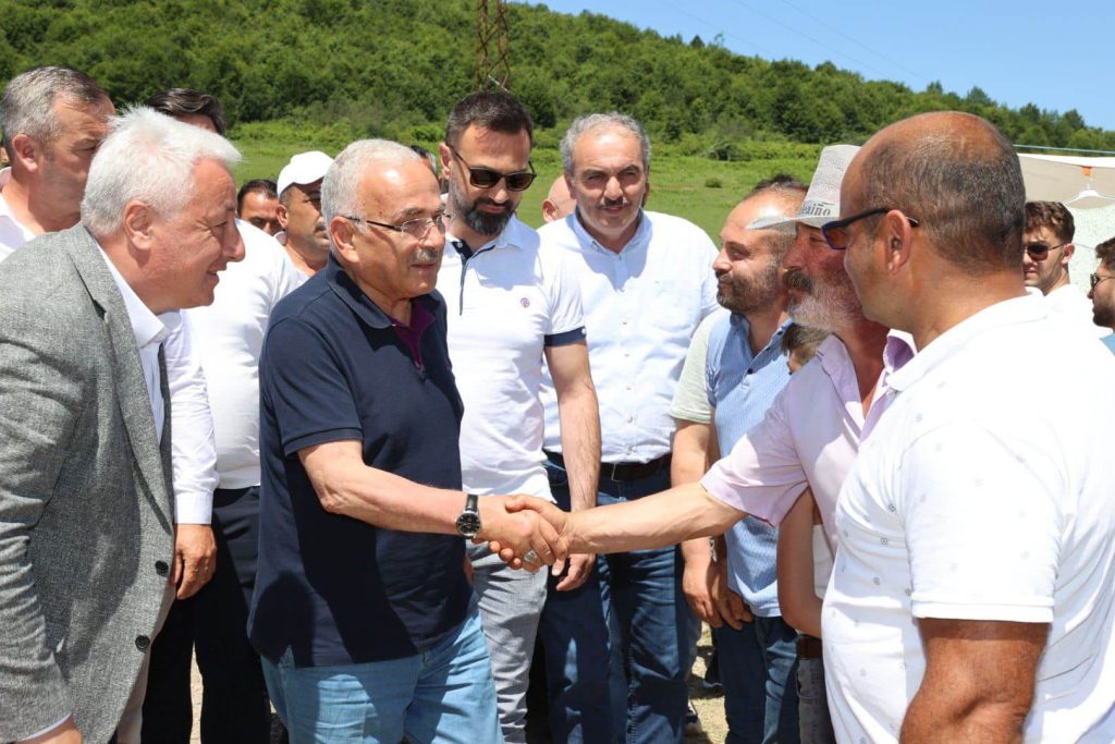 BAŞKAN HİLMİ GÜLER’E YOĞUN İLGİ hi2