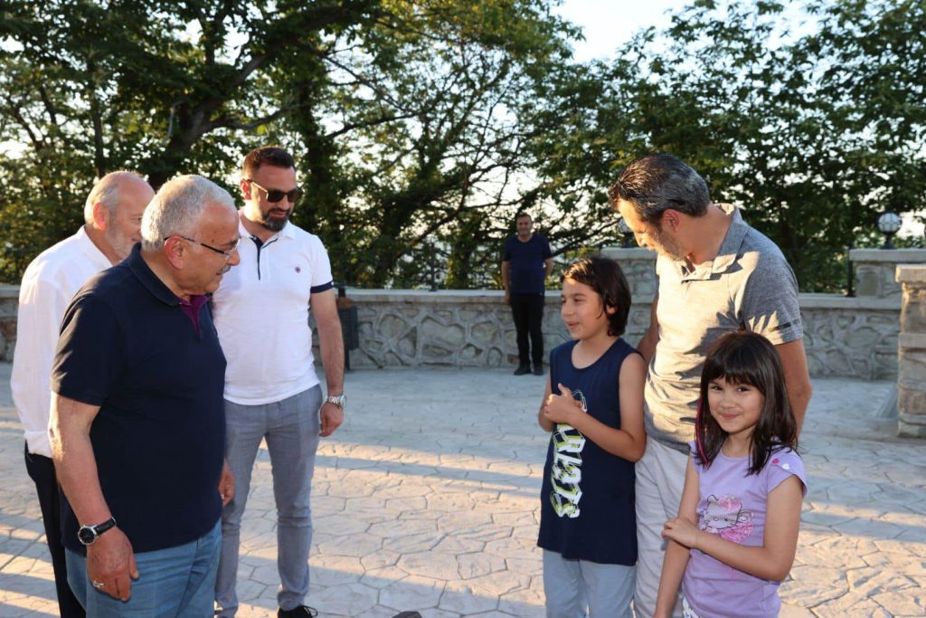 BAŞKAN HİLMİ GÜLER’E YOĞUN İLGİ hi3