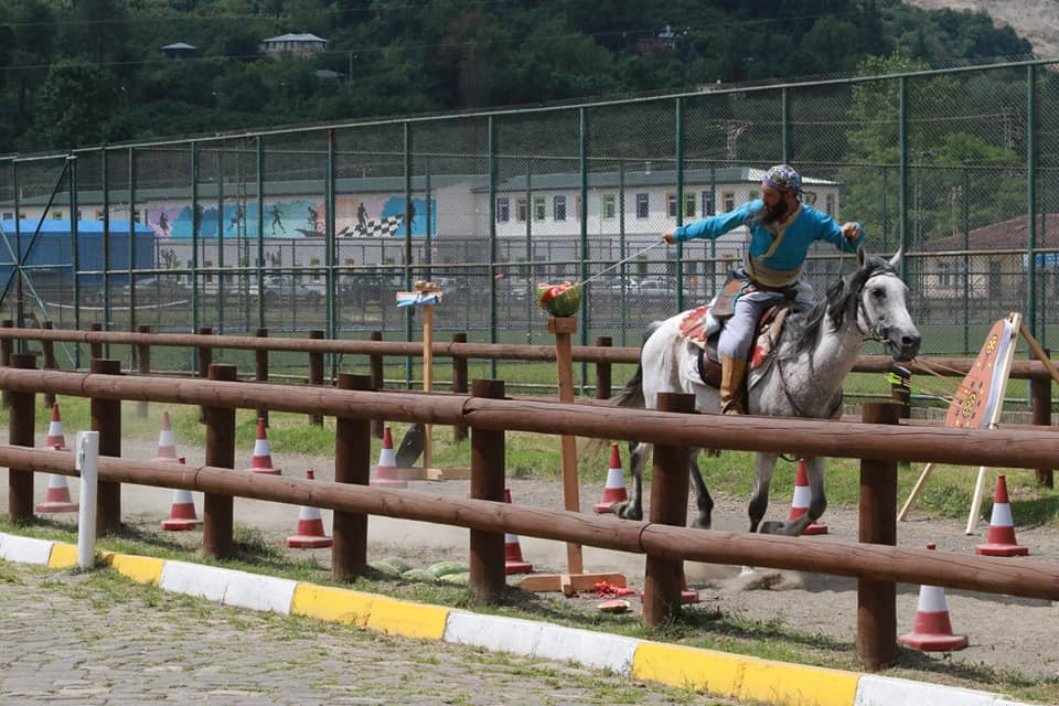 CEVİZDERE'DE GELENEKSEL ATLI SPOR GÖSTERİLERİ NEFES KESTİ image 15