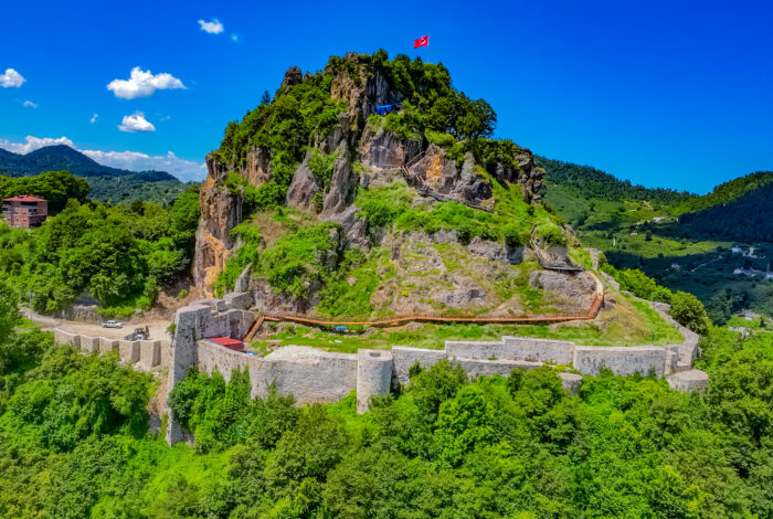 TARİHİ ÜNYE KALESİ KAPILARINI TURİZME AÇIYOR ta