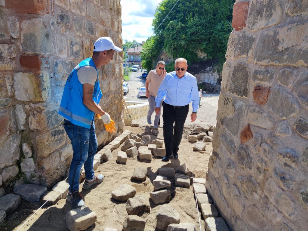 TARİHİ ÜNYE KALESİ KAPILARINI TURİZME AÇIYOR ta1