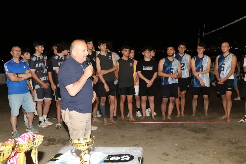 ÜNYE MANYETİK KUM VOLEYBOL TURNUVASI’NIN ŞAMPİYONLARI BELLİ OLDU u2 1