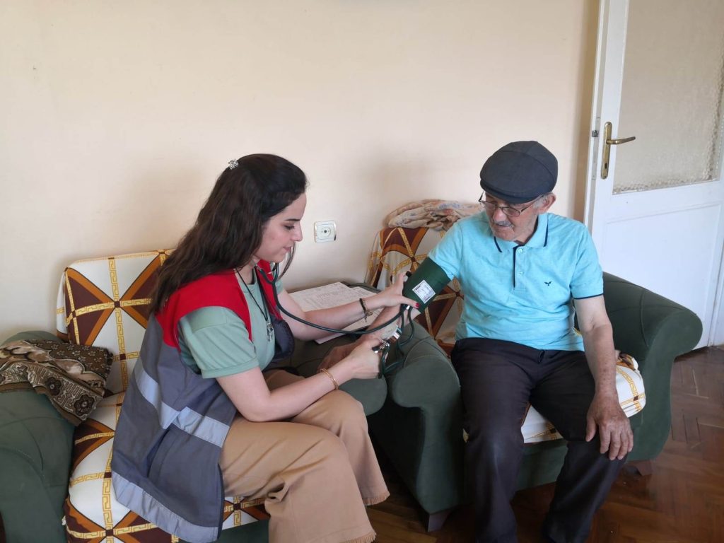 BÜYÜKŞEHİRLE YAŞ ALMIŞ VATANDAŞLARIN HAYATI KOLAYLAŞIYOR ya