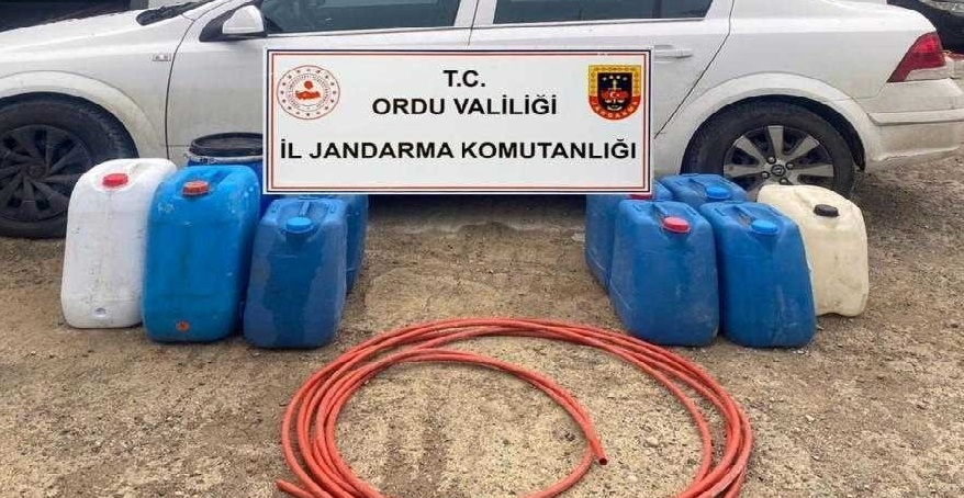 İŞ MAKİNEKERİNDEN MAZOT ÇALAN HIRSIZ YAKALANDI K