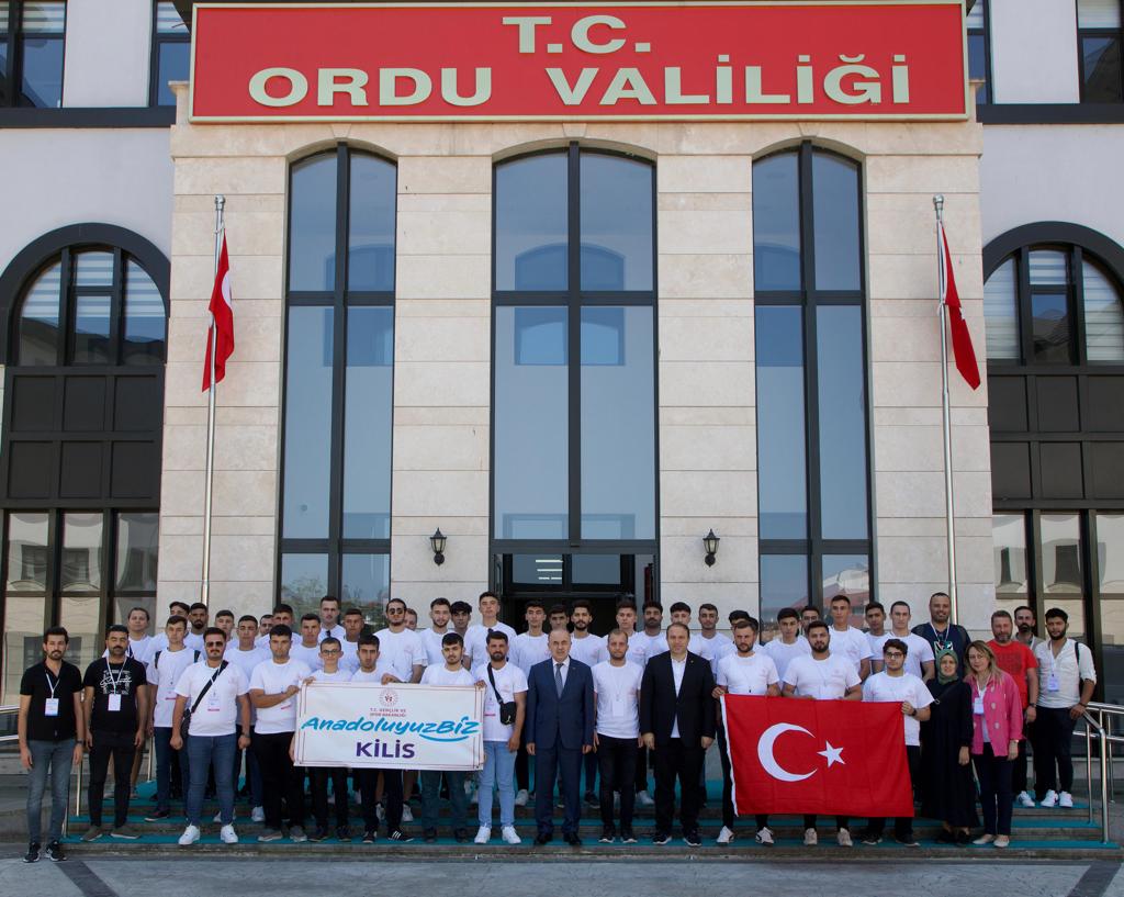 “AnadoluyuzBİZ Projesi” Kapsamında Kilis’ten Ordu’ya Gelen Öğrenciler, Vali Erol’u Ziyaret Etti a