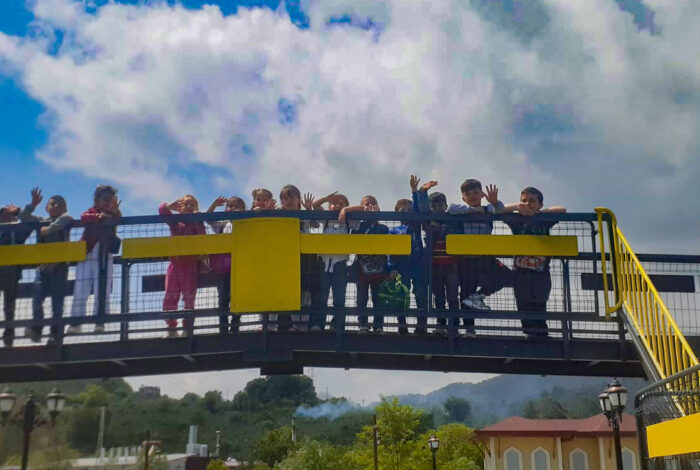 ÇOCUKLAR HEM EĞLENİYOR, HEM ÖĞRENİYOR c1 2