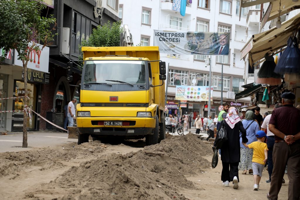 İSMET PAŞA’DA YOĞUN TEMPO i1