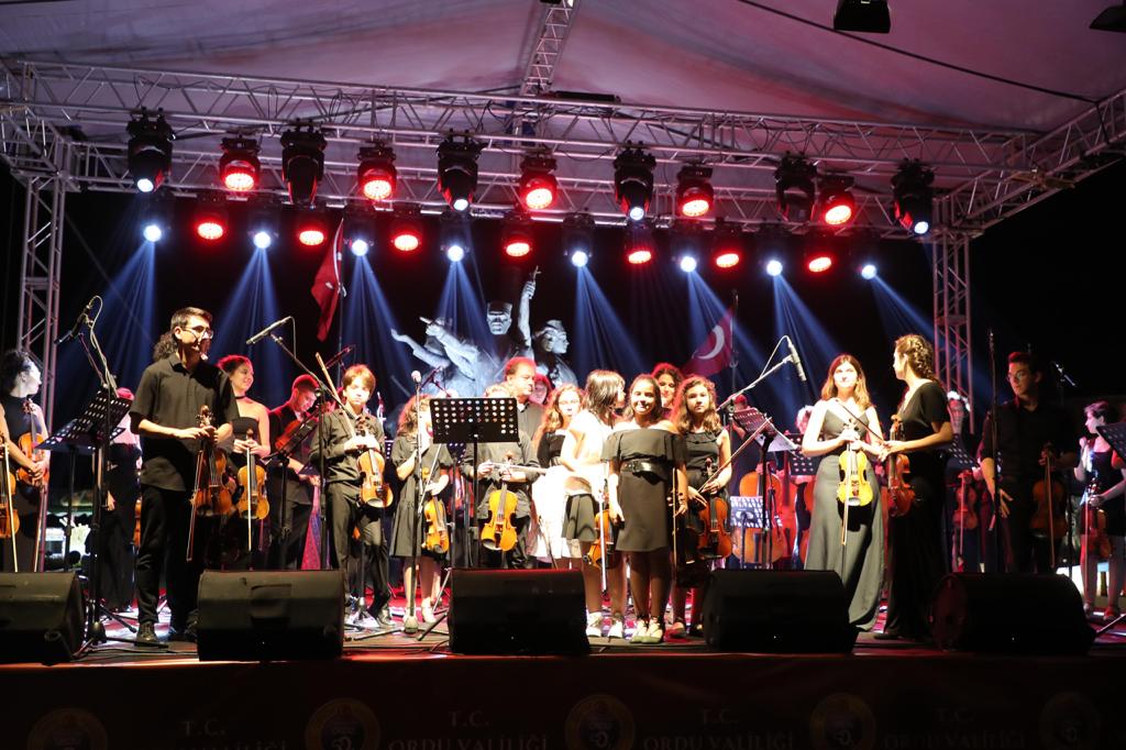 30 Ağustos Zafer Bayramında Yürüyüş ve Konser Etkinliği Yapıldı ko2 1