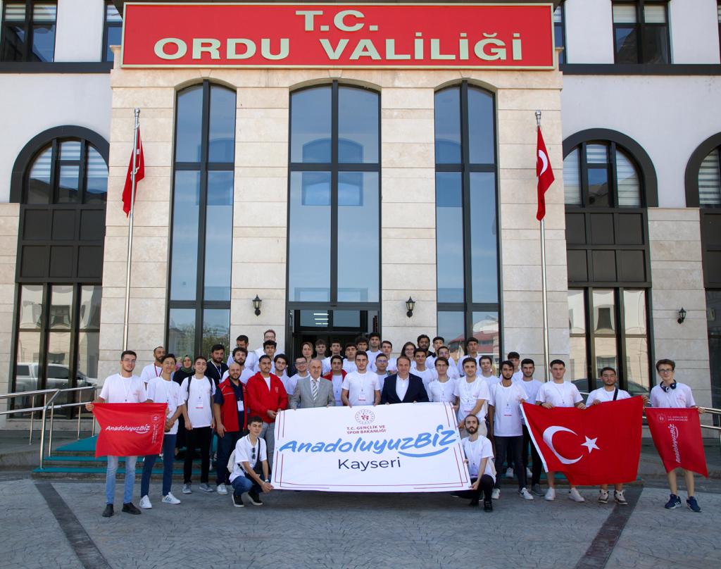 Kayserili Öğrenciler, Vali Erol’u Ziyaret Etti o1 3