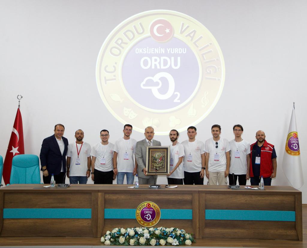 Kayserili Öğrenciler, Vali Erol’u Ziyaret Etti o2