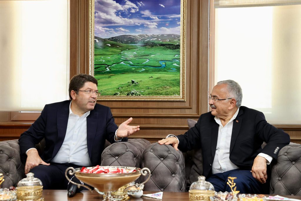 BAKAN TUNÇ BÜYÜKŞEHİRDE t 1