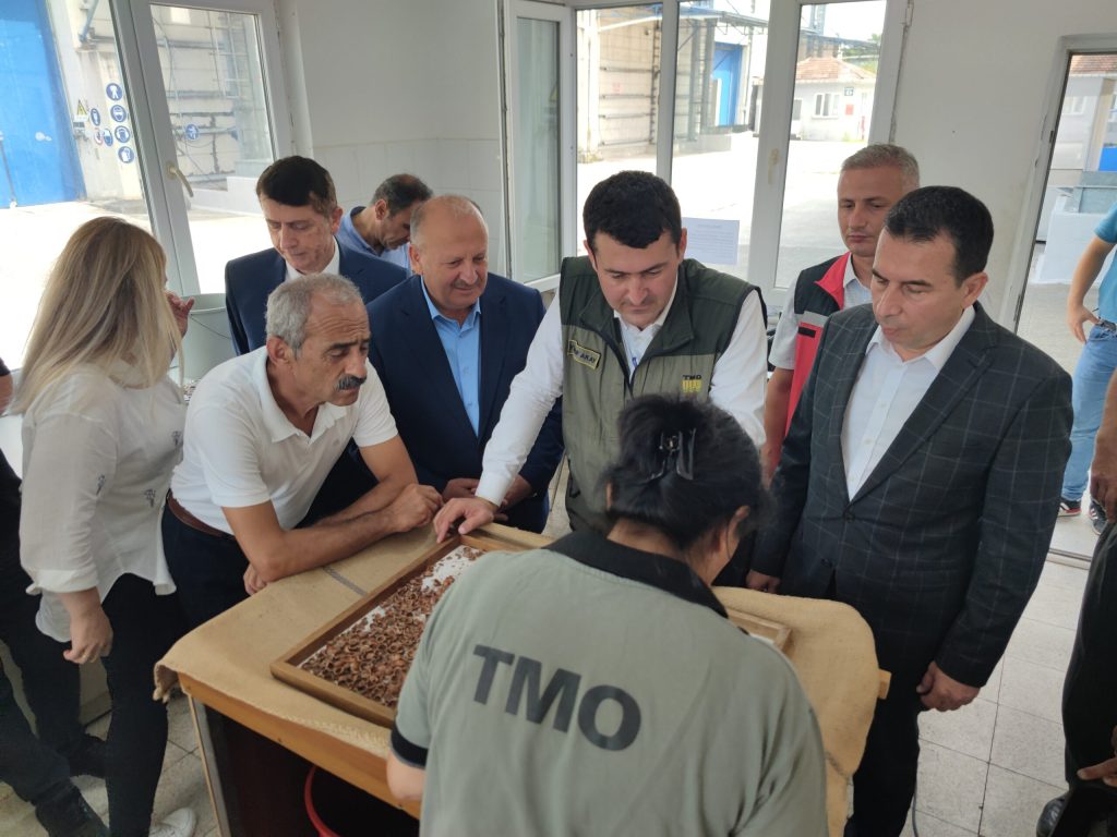 BAŞKAN TAVLI, “CUMHURBAŞKANIMIZ ÜRETİCİLERİMİZE VE FINDIĞA HER ZAMAN SAHİP ÇIKMIŞTIR” t2 1