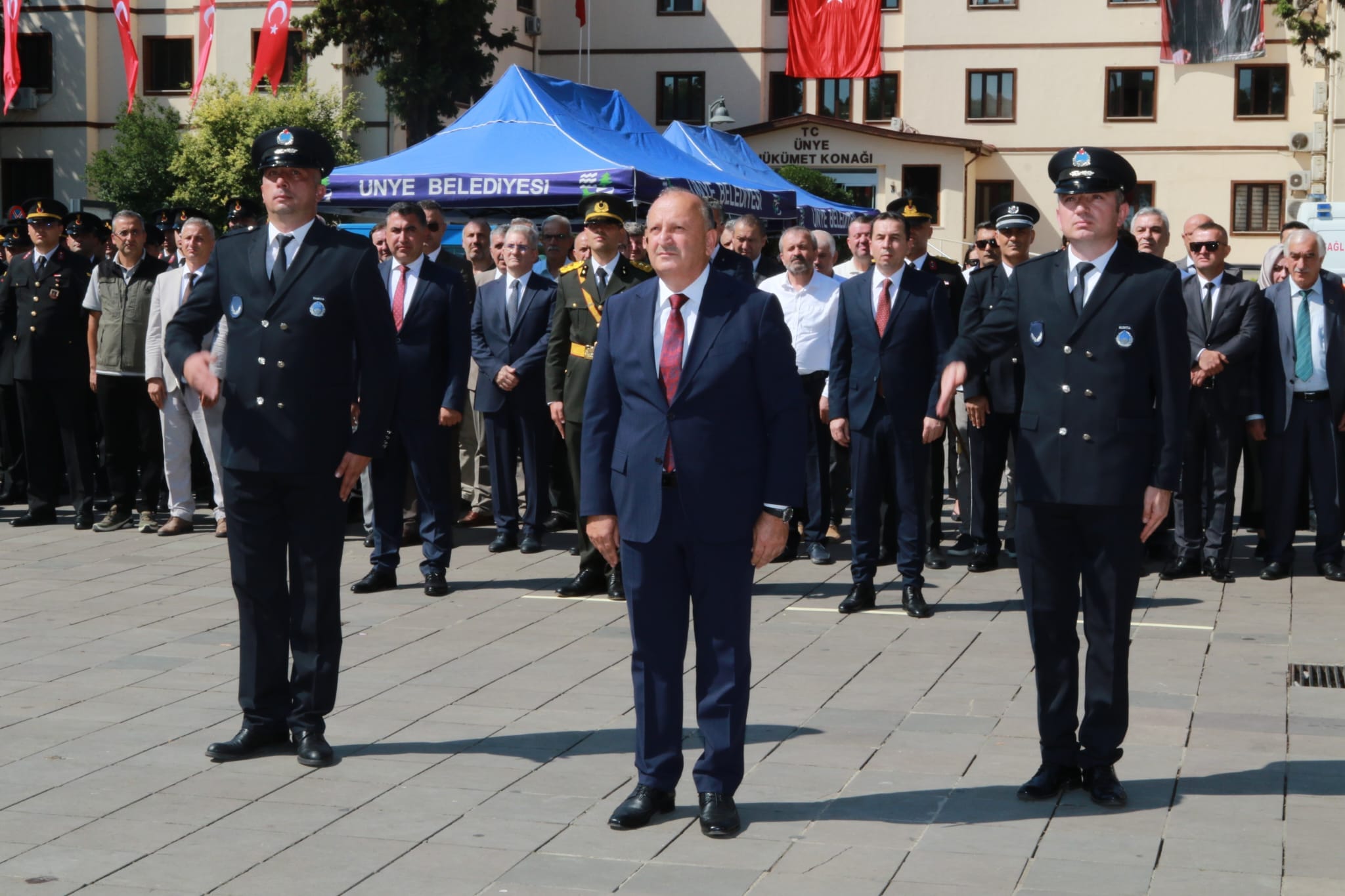 30 Ağustos Zafer Bayramı Ünye’de çeşitli etkinliklerle kutlandı. Kaymakamlık’ta tebrikat