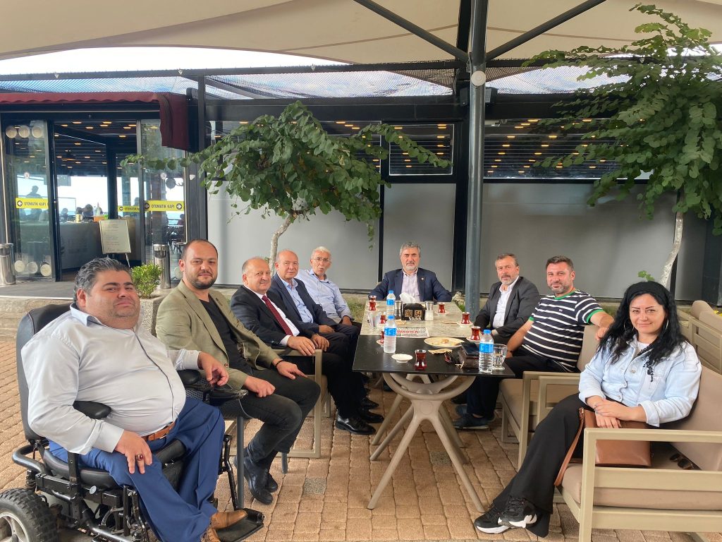 MİLLETVEKİLİ HAMARAT ÜNYE'DE GAZETECİLERLE BULUŞTU AK 1