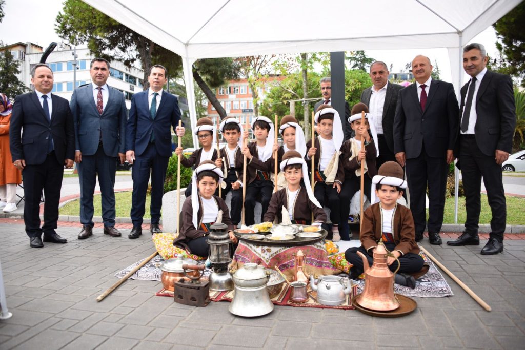 BAŞKAN TAVLI, “EĞİTİM DÖNEMİNDE GENÇLERİMİZİN HER ZAMAN YANINDAYIZ” E7