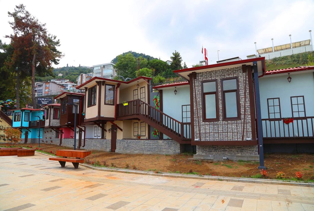 TARİHİ ORDU EVLERİ ÇAMLI KÖŞK’TE O1