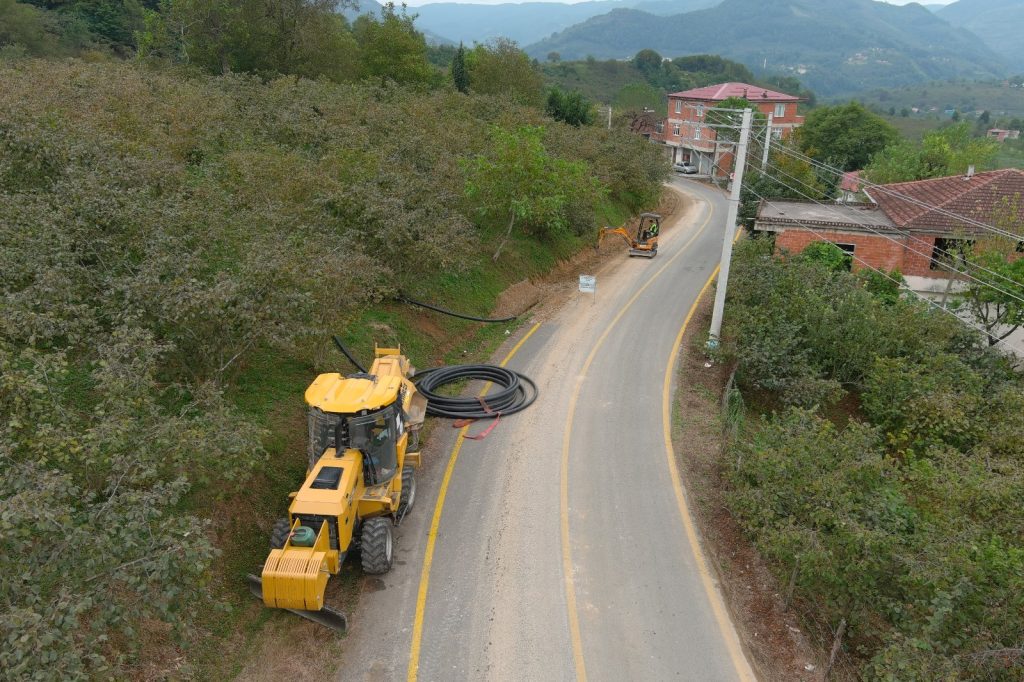 ÜNYE İLÇESİ BEYLERCE MAHALLESİNİN İÇME SUYU HATLARI YENİLENİYOR OSKI1