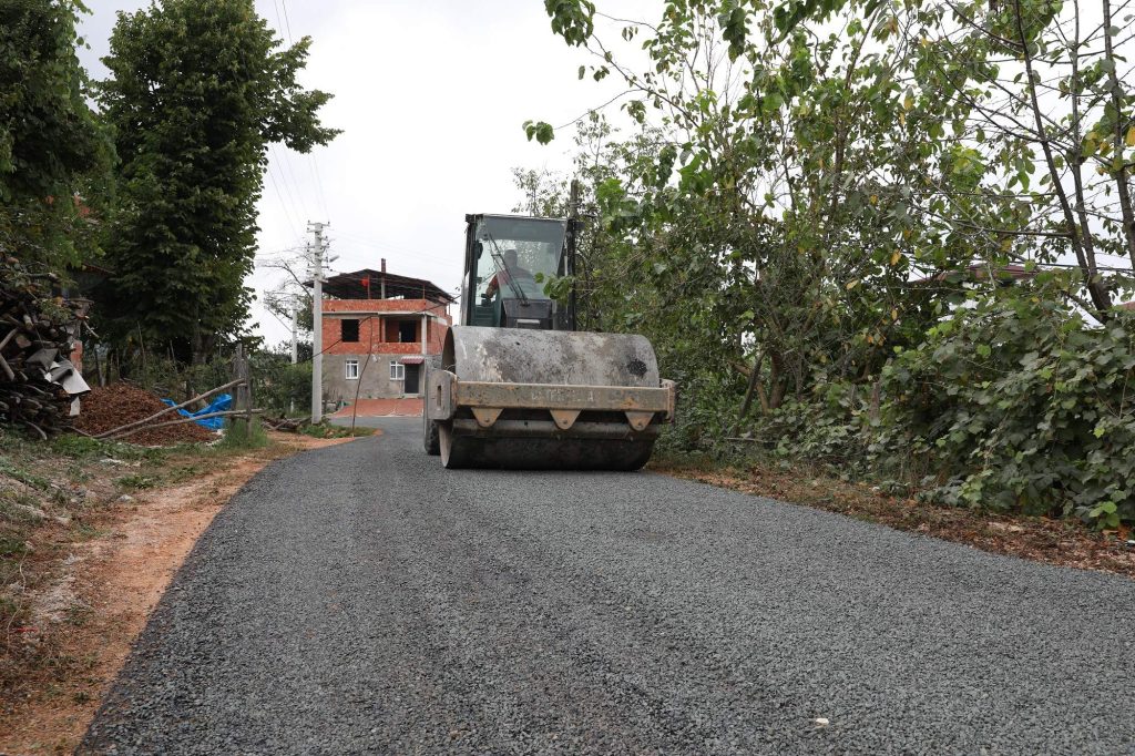 ÜNYE’DE 6 KM’LİK GRUP YOLU ASFALTLANDI U2