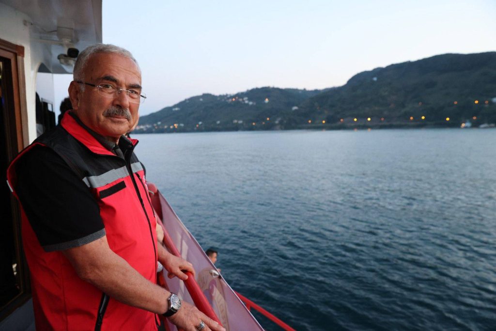 BAŞKAN GÜLER: “YENİ AV SEZONUNUN TÜM BALIKÇI KARDEŞLERİMİZE VE İLİMİZE HAYIRLI VE BEREKETLİ OLSUN” g