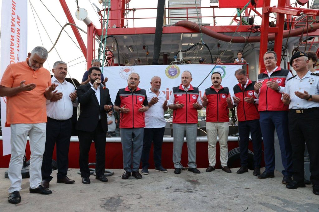 BAŞKAN GÜLER: “YENİ AV SEZONUNUN TÜM BALIKÇI KARDEŞLERİMİZE VE İLİMİZE HAYIRLI VE BEREKETLİ OLSUN” g2