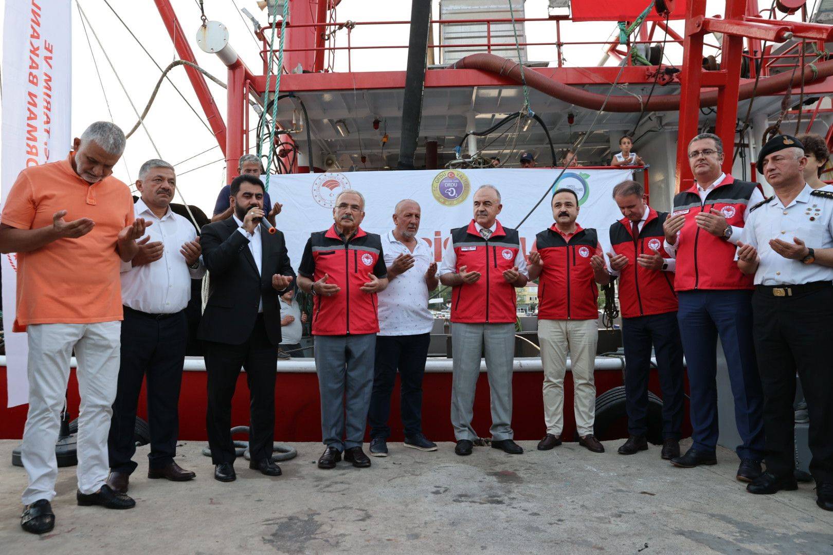 BAŞKAN GÜLER: “YENİ AV SEZONUNUN TÜM BALIKÇI KARDEŞLERİMİZE VE İLİMİZE