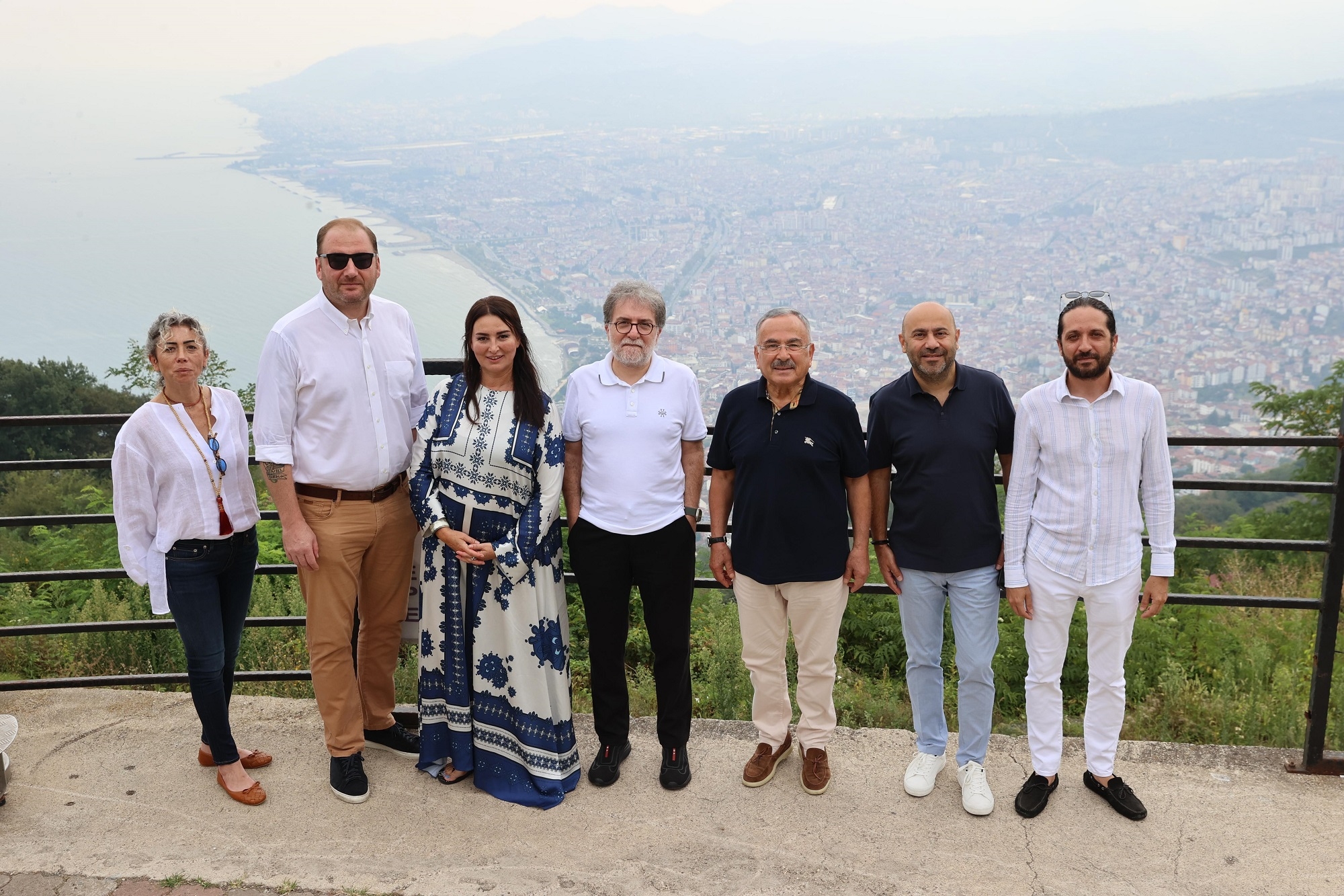 HÜRRİYET GAZETESİ YAZARLARI ORDU’YA ÇIKARMA YAPTI Hürriyet gazetesi yazarları Ordu’ya