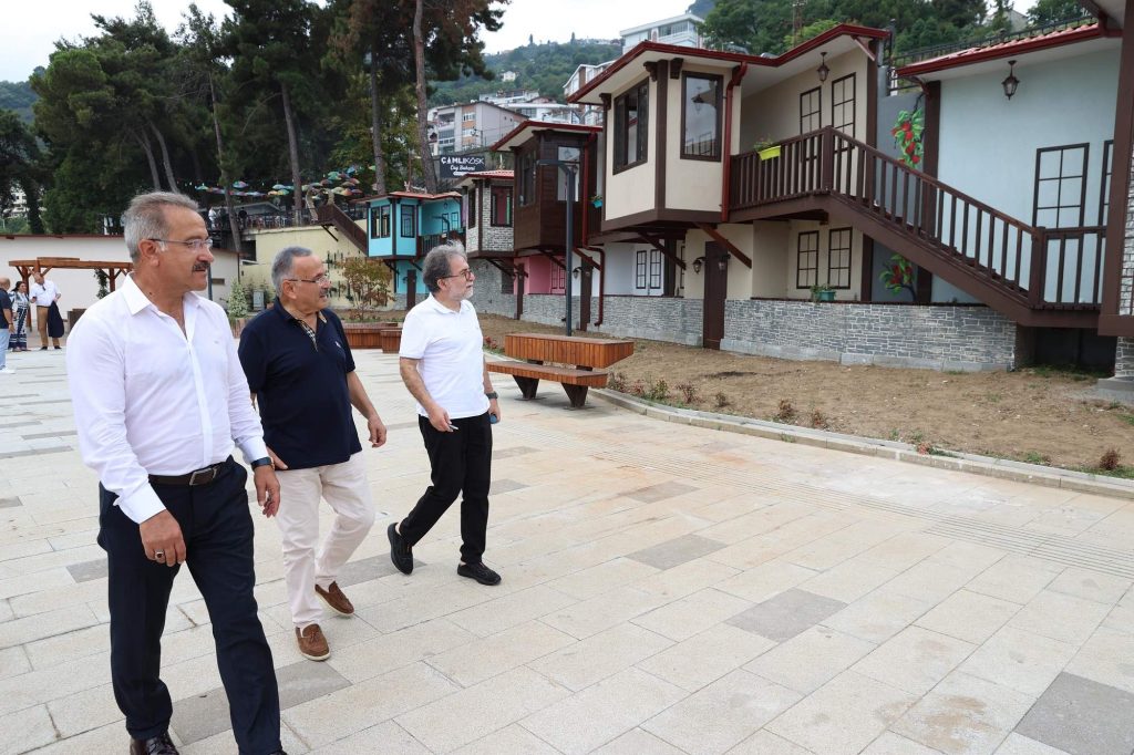 HÜRRİYET GAZETESİ YAZARLARI ORDU’YA ÇIKARMA YAPTI h3