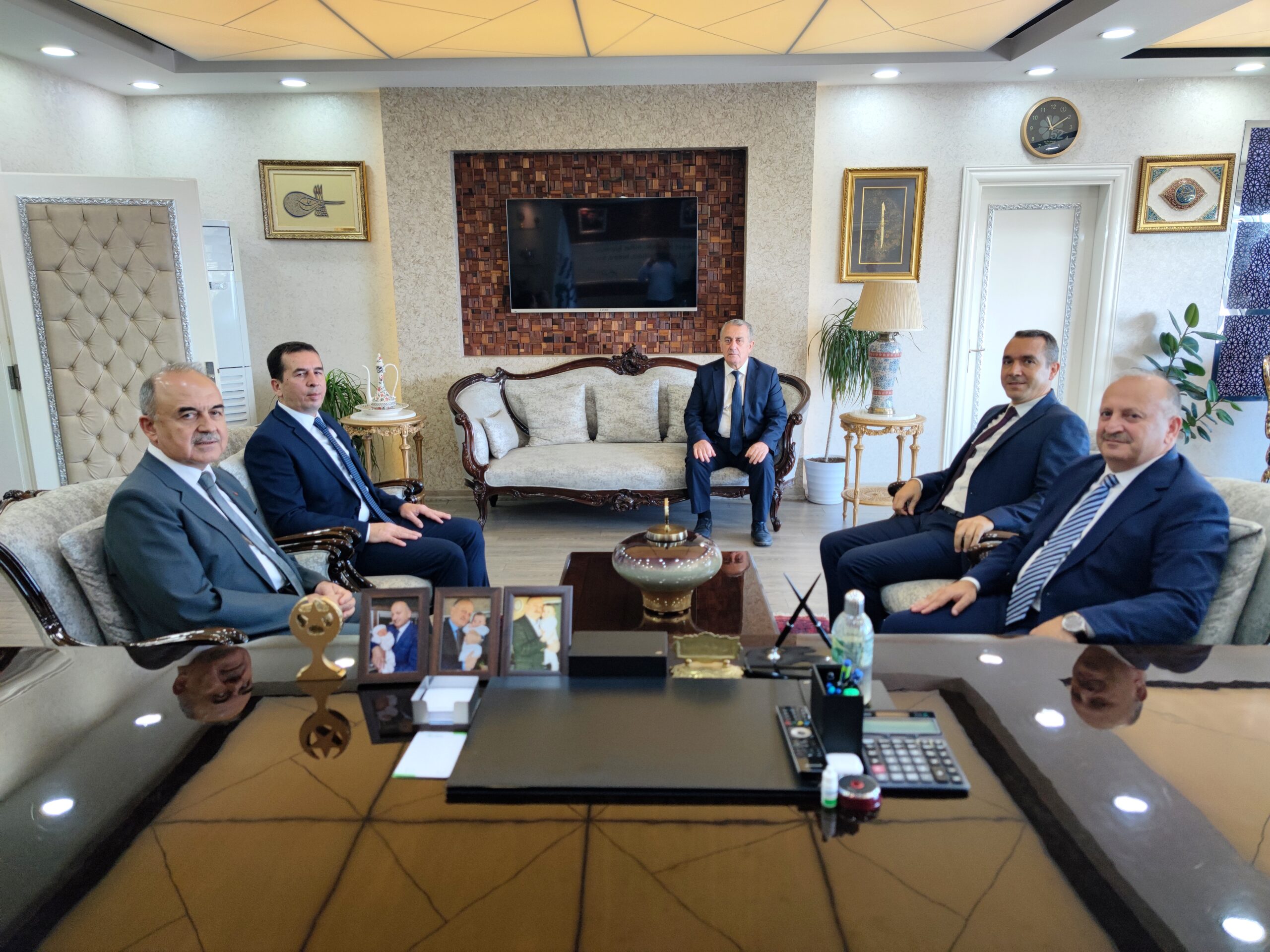 Ordu Valisi Muammer Erol göreve başlamasının ardından ilçe ziyaretlerini Ünye