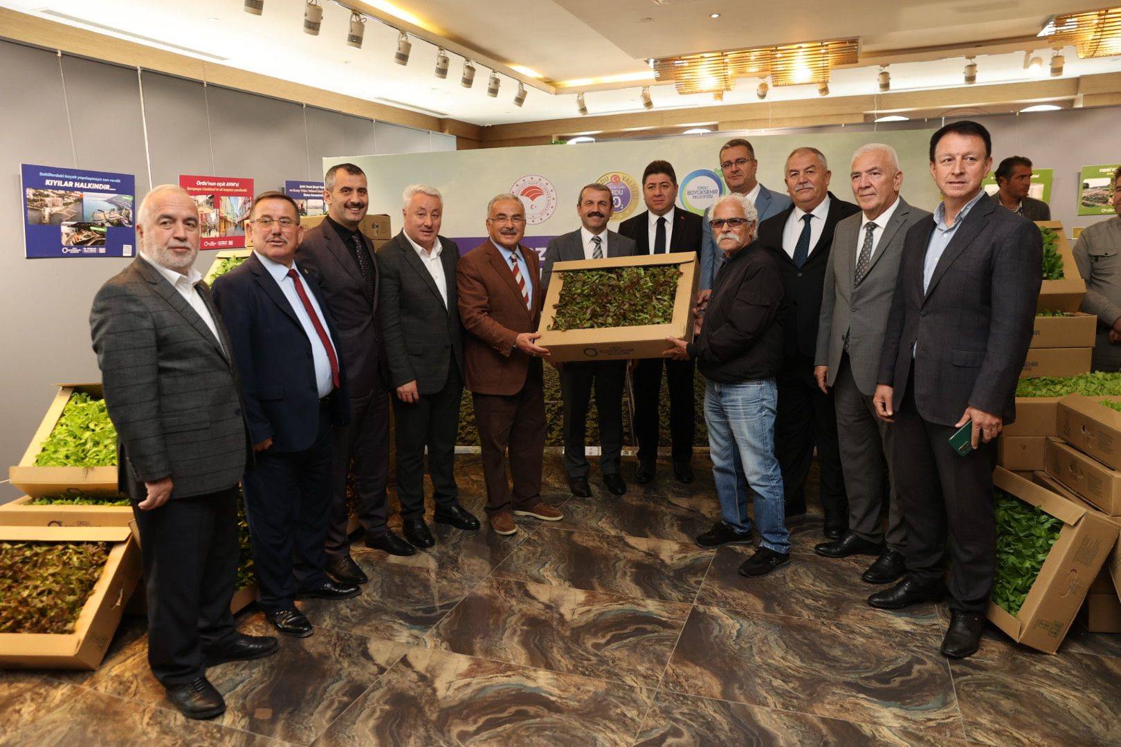 BÜYÜKŞEHİR, 600 BİN ÜCRETSİZ FİDE DAĞITTI BAŞKAN GÜLER’İN ‘ÜRETEN ORDU’