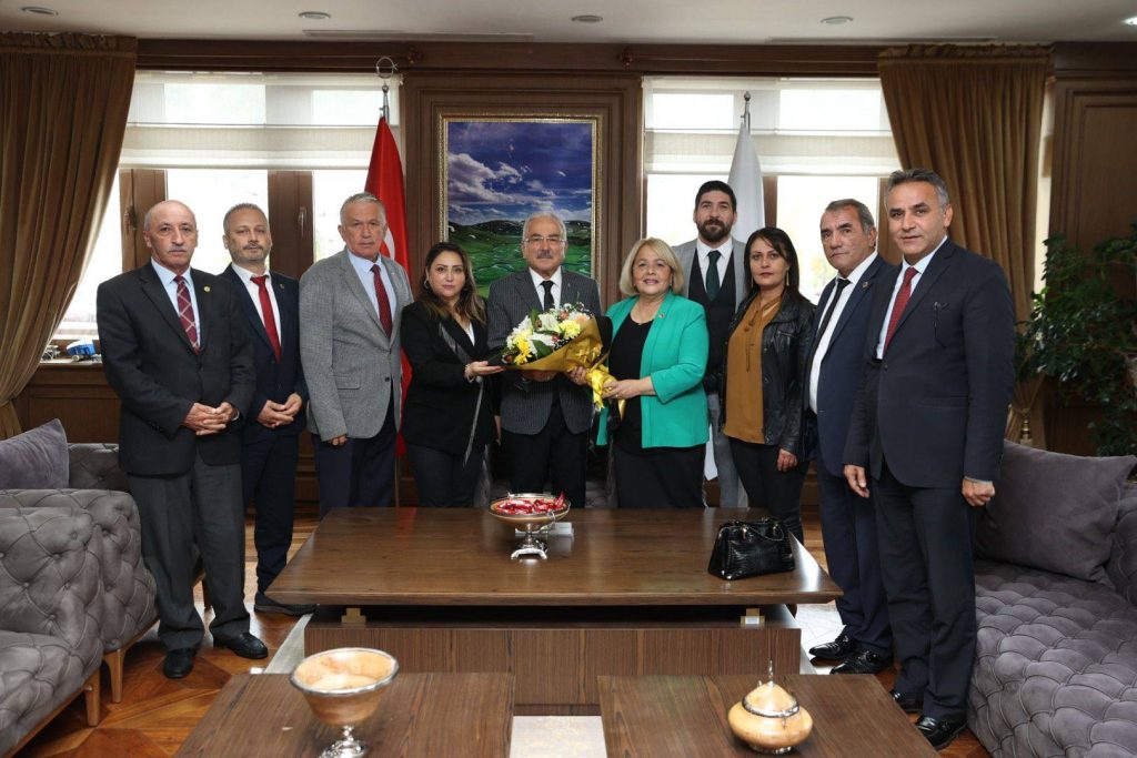 BAŞKAN GÜLER MUHTARLARI MAKAMINDA AĞIRLADI GU