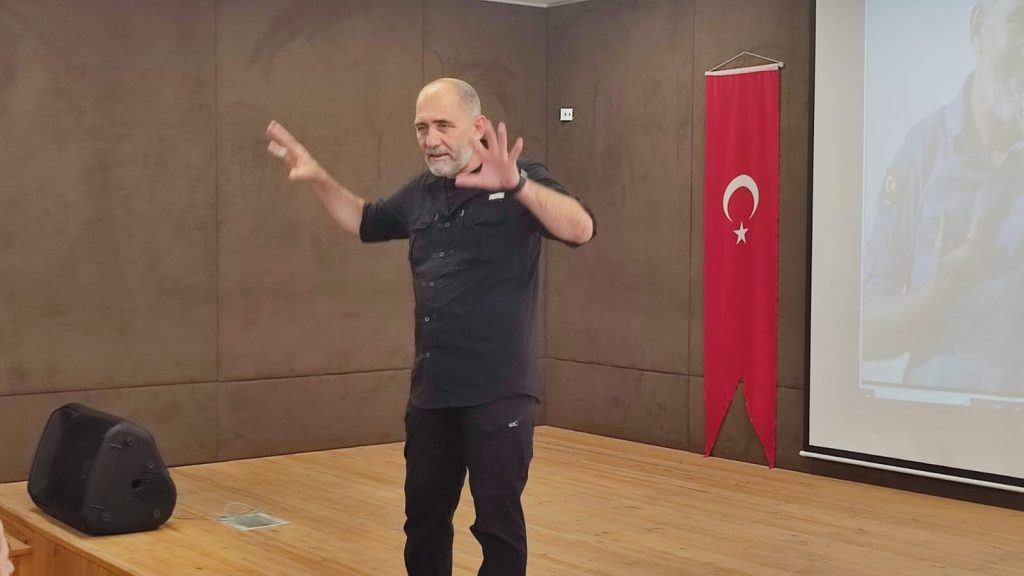 ÜNYE BELEDİYESİ, AHMET SULA’YI ÜNYELİLERLE BULUŞTURDU U1