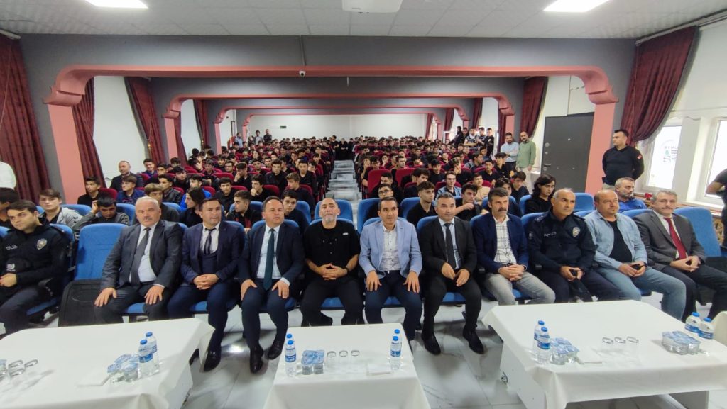 ÜNYE BELEDİYESİ, AHMET SULA’YI ÜNYELİLERLE BULUŞTURDU U2
