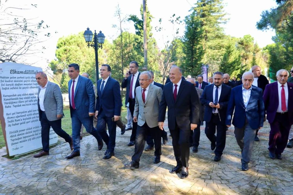 YUNUS EMRE VEFATININ 702. YILINDA ÜNYE’DE Kİ TÜRBESİNDE ANILDI YU1