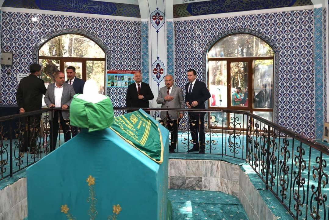 Büyük Türk düşünürü, mutasavvıf ve halk şairi Yunus Emre, vefatının