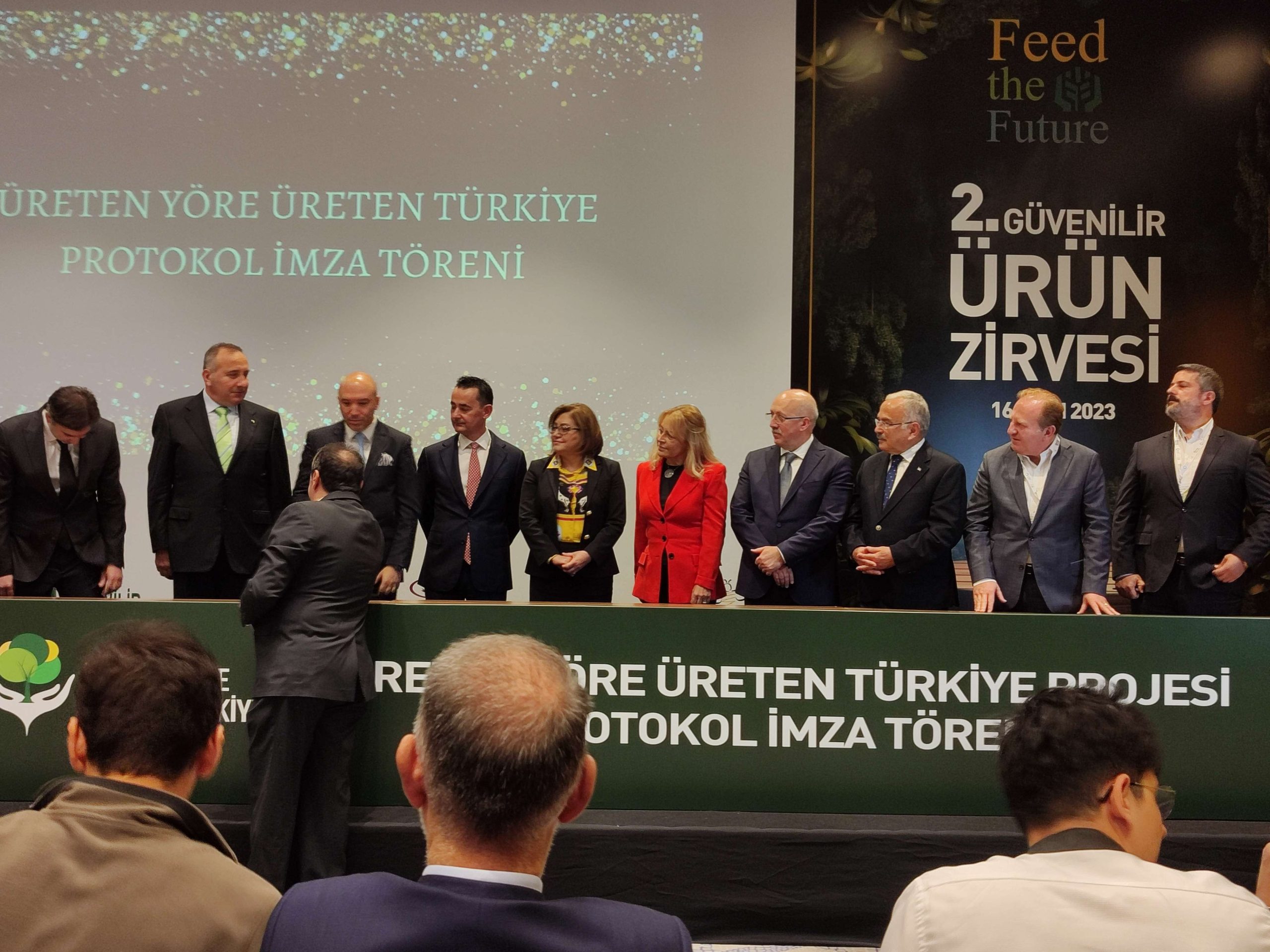 BAŞKAN GÜLER’E 3 ÖDÜL BİRDEN Ordu Büyükşehir Belediye Başkanı Dr.