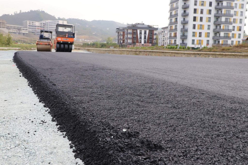 BÜYÜKŞEHİR ODÜ’NÜN YOLLARINI ASFALTLADI bu1 5