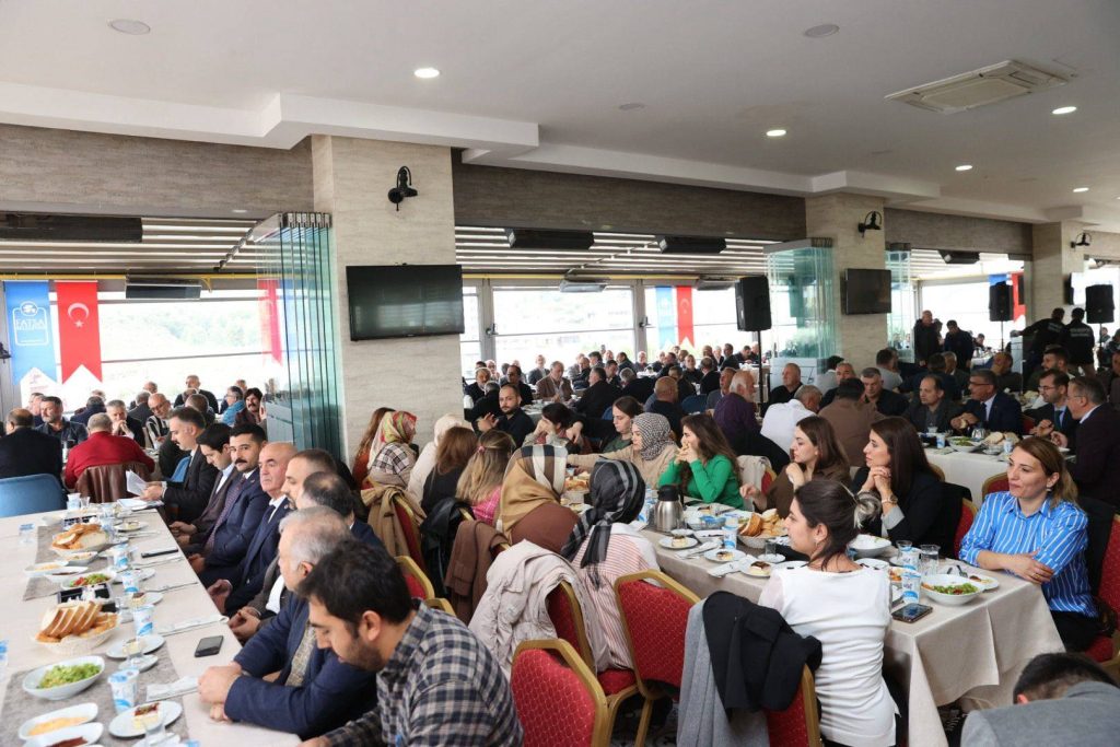 BAŞKAN GÜLER, “ŞEHRİMİZİ MUHTARLARIMIZLA BİRLİKTE DAHA GÜZEL NOKTALARA TAŞIYACAĞIZ” mu2 1